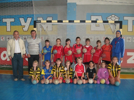 Проведення відкритої першості школи з гандболу приуроченої до програми «Тижня фізичної культури і спорту в Україні»