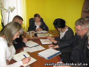 Начальник відділу освіти РДА Світлана Івасюк провела розширену апаратну нараду