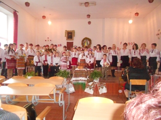 11 листопада 2013 року на базі Незвиського НВК відбулося засідання постійно діючого семінару вчителів української мови і літератури на тему