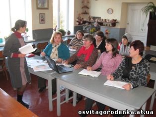 04.жовтня 2015 року на базі Городенківського ЦДЮТ відбулося засідання творчої групи вчителів зарубіжної