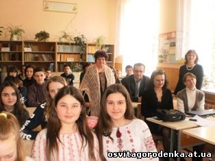 Бібліотекарями Городенківської ЗОШ І-ІІІ ст.№2 проведено засідання літературно-мистецької вітальні